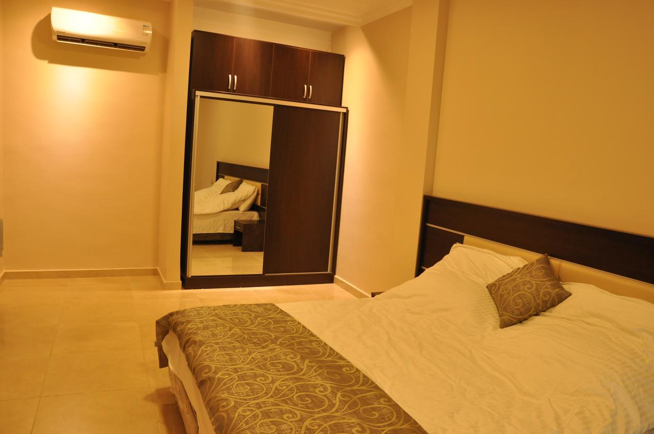 Panda Hotel Apartments Аман Екстериор снимка