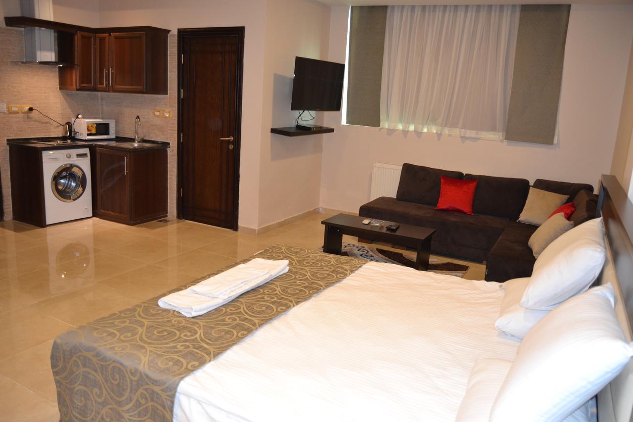 Panda Hotel Apartments Аман Екстериор снимка